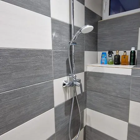 Apartman Flora - Late Check-out At Noon 12 O Clock For Free